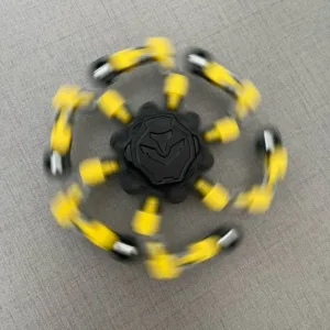 Received Transformable Robot Fidget Spinner from customer J***a.